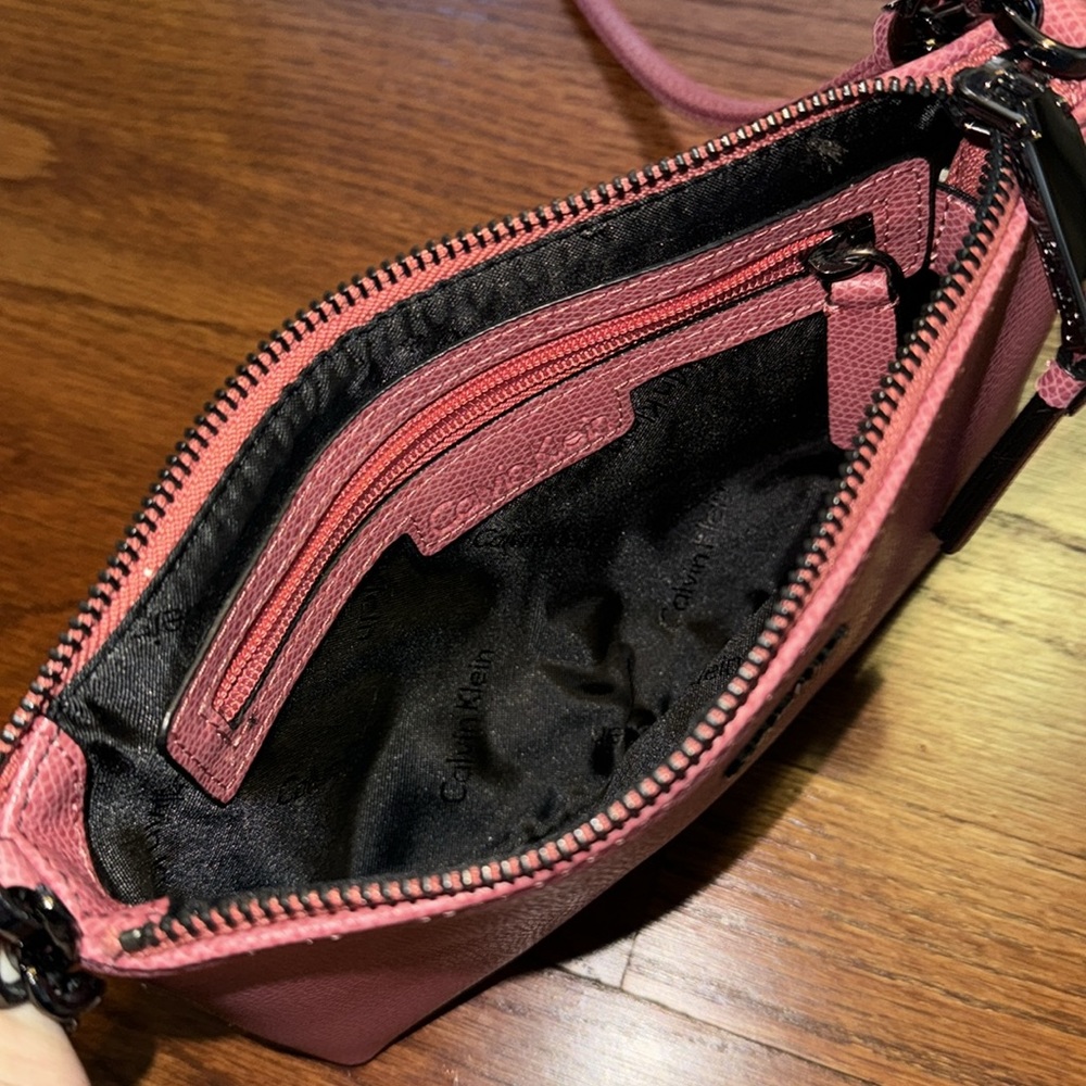 Calvin Klein pink crossbody bag - Picture 7 of 7
